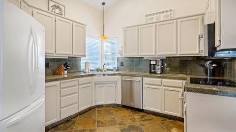 2425 E Orangeburg Ave, Modesto, CA 95355 photo 11