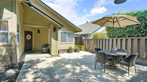 2425 E Orangeburg Ave, Modesto, CA 95355 photo 4