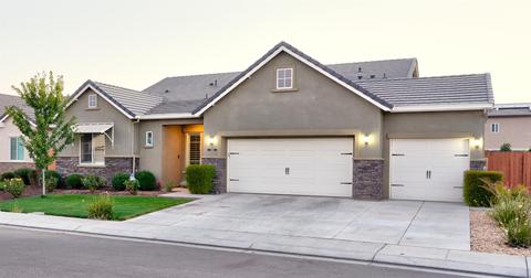 2122 Macedo St, Manteca, CA 95337 photo 1