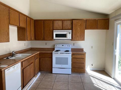 1912 Amsterdam Ln, Modesto, CA 95356 photo 4
