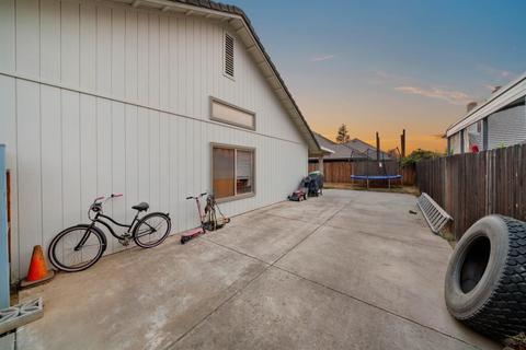 352 Emerald Oak Dr, Galt, CA 95632 photo 36