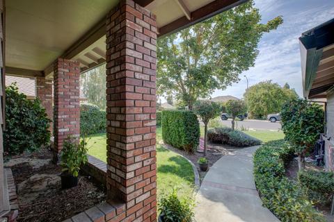 950 Shadowbrook Ln, Manteca, CA 95336 photo 6