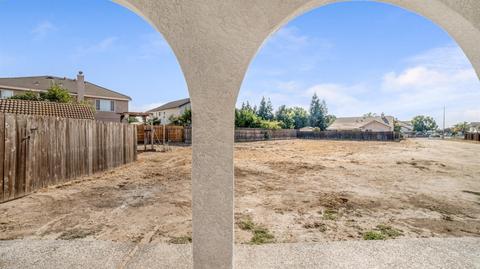 1031 Kenny St, Manteca, CA 95337 photo 3