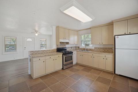 215 Johnson St, Modesto, CA 95354 photo 27