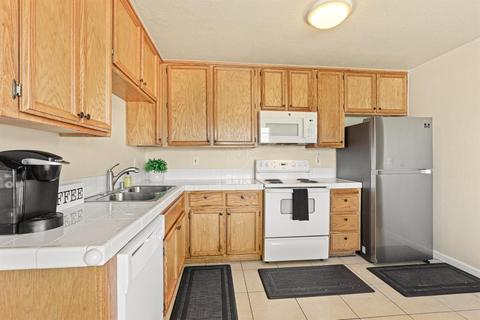 4365 Martel Dr, Olivehurst, CA 95961 photo 8
