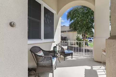 379 Violet Pl, Tracy, CA 95377 photo 4