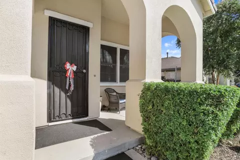379 Violet Pl, Tracy, CA 95377 photo 3