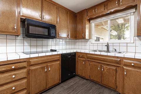 1921 E Orangeburg Ave, Modesto, CA 95355 photo 8