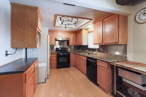 15966 Eton Way, Lathrop, CA 95330 photo 4