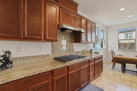 1829 Cornwall Ct, Lathrop, CA 95330 photo 12