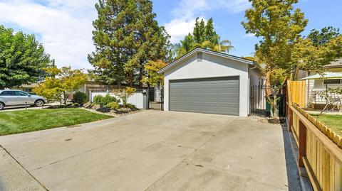 1339 Cardinal St, Lodi, CA 95242 photo 2