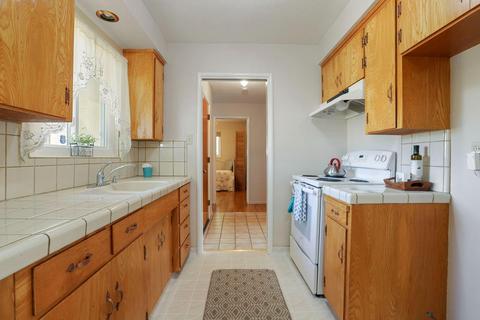 810 Cardinal St, Lodi, CA 95240 photo 17