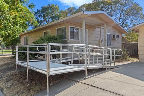 1727 E Walnut St, Stockton, CA 95205 photo 9