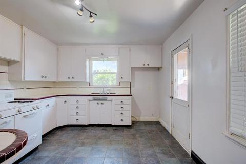 618 W Orangeburg Ave, Modesto, CA 95350 photo 7