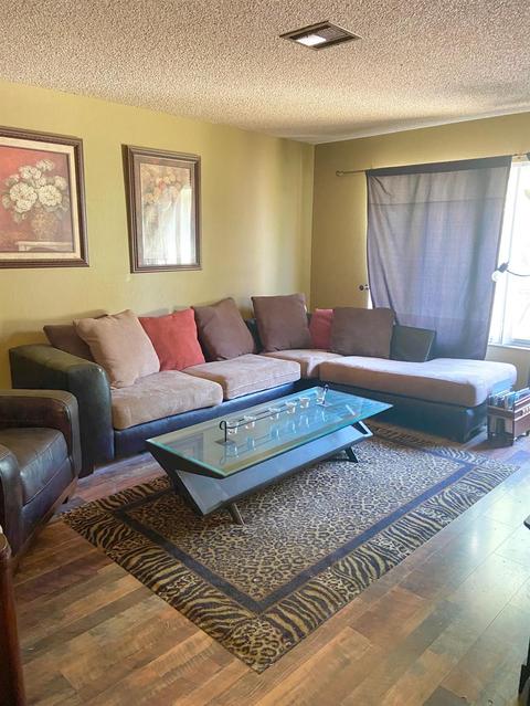404 N Pacific Ave, Lodi, CA 95242 photo 2