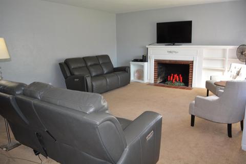 305 Palm Ave, Modesto, CA 95350 photo 3