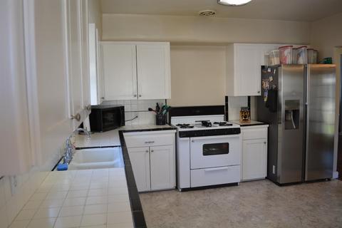 305 Palm Ave, Modesto, CA 95350 photo 9