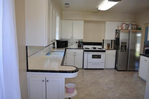 305 Palm Ave, Modesto, CA 95350 photo 2