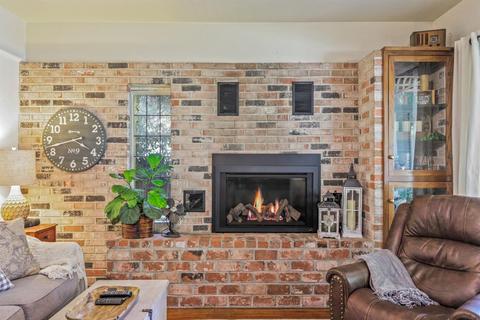 215 Hackberry Ave, Modesto, CA 95354 photo 11