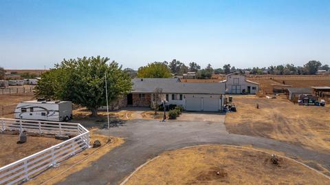 13900 E Harney Ln, Lodi, CA 95240 photo 2