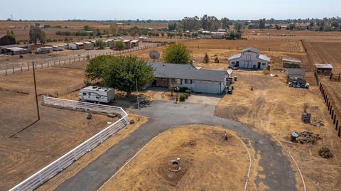 13900 E Harney Ln, Lodi, CA 95240 photo 3