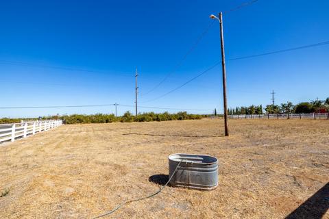 13900 E Harney Ln, Lodi, CA 95240 photo 30