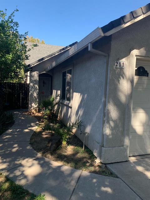 211 E Oak St, Lodi, CA 95240 photo 5