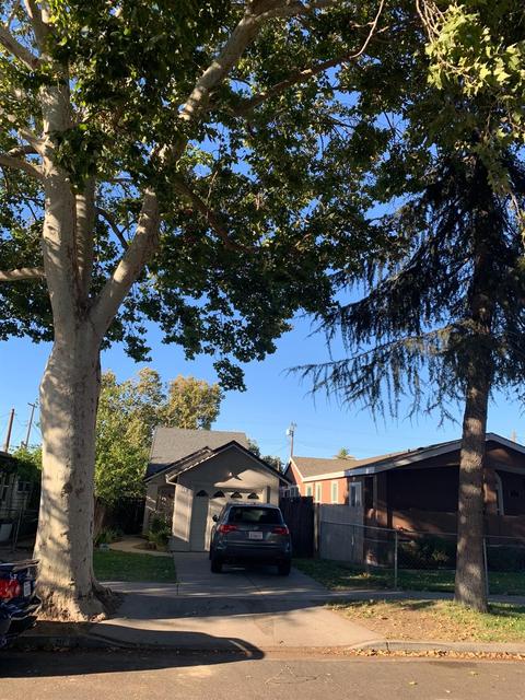 211 E Oak St, Lodi, CA 95240 photo 2