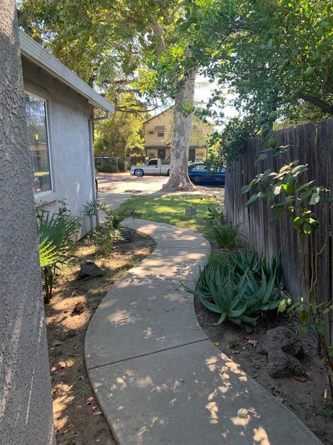 211 E Oak St, Lodi, CA 95240 photo 9