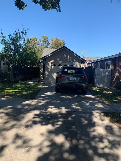 211 E Oak St, Lodi, CA 95240 photo 3