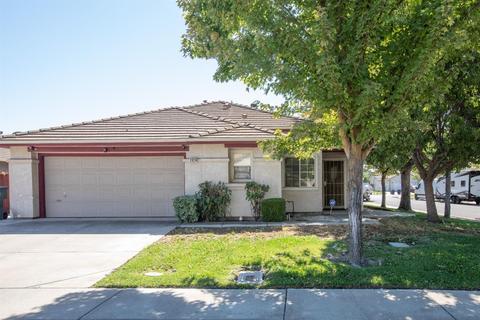 2424 Ives St, Modesto, CA 95355 photo 1