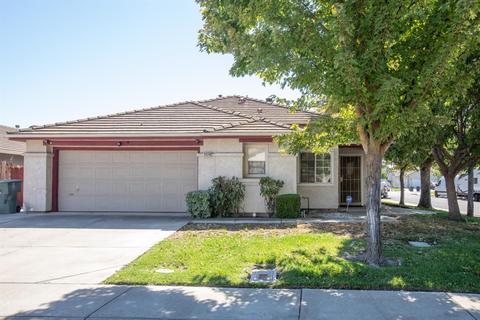 2424 Ives St, Modesto, CA 95355 photo 2