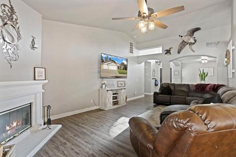866 Lariat Loop, Galt, CA 95632 photo 8