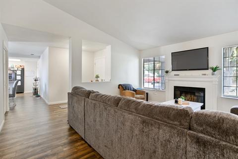 901 Champagne Ln, Modesto, CA 95351 photo 6
