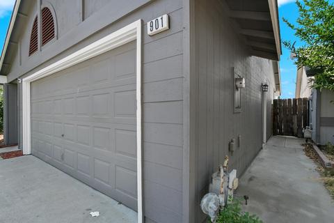 901 Champagne Ln, Modesto, CA 95351 photo 21