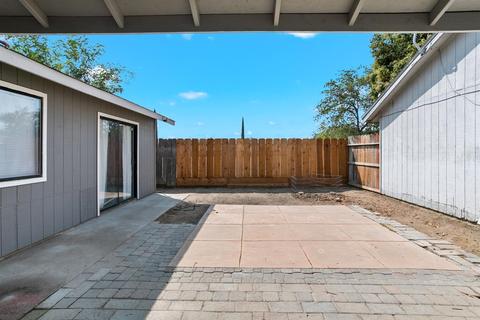 901 Champagne Ln, Modesto, CA 95351 photo 23