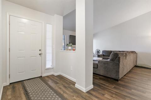 901 Champagne Ln, Modesto, CA 95351 photo 3