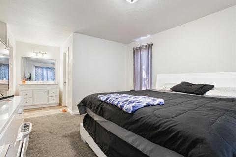 901 Champagne Ln, Modesto, CA 95351 photo 19