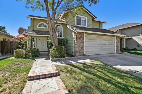 122 Albert Ct, Tracy, CA 95376 photo 2