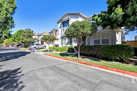 590 Silver Maple Dr, Hercules, CA 94547 photo 3