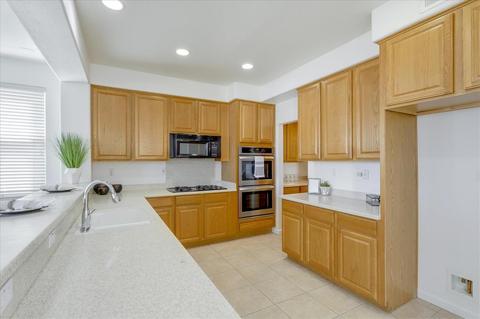 590 Silver Maple Dr, Hercules, CA 94547 photo 17