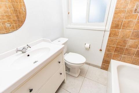 404 Santa Barbara Ave, Modesto, CA 95354 photo 9