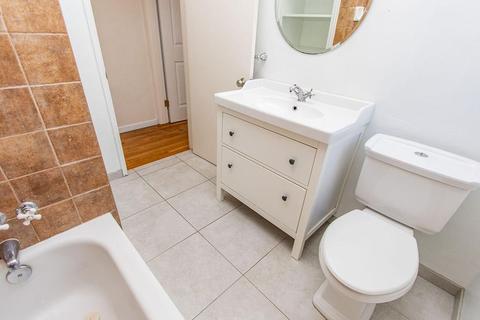 404 Santa Barbara Ave, Modesto, CA 95354 photo 10