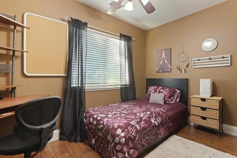 125 E Taylor, Turlock, CA 95382 photo 17
