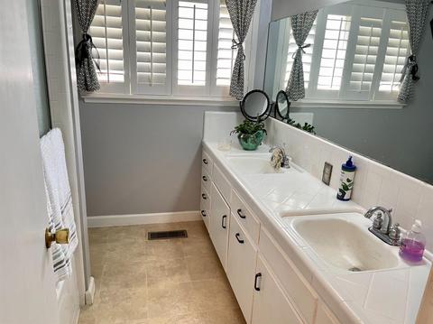 321 Bowen Ave, Modesto, CA 95350 photo 9