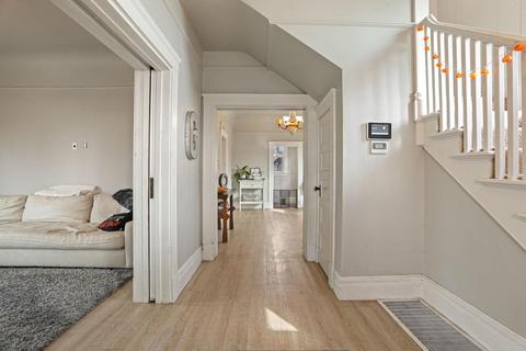 526 Howard St, Lodi, CA 95242 photo 4