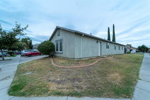 921 Emily St, Turlock, CA 95380 photo 2