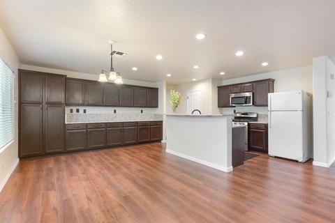 1747 Griego Ave, Olivehurst, CA 95961 photo 12