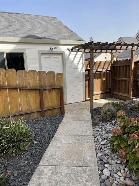 408 Golf Cir E, Manteca, CA 95337 photo 2