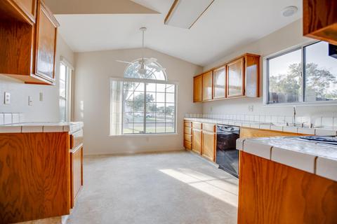 808 Van Norstrand Ct, Modesto, CA 95351 photo 2
